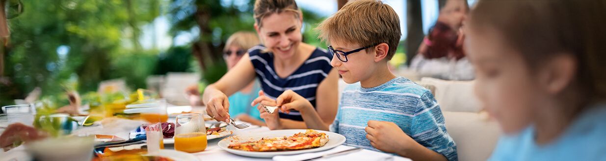 Family-Friendly-Dining-Options